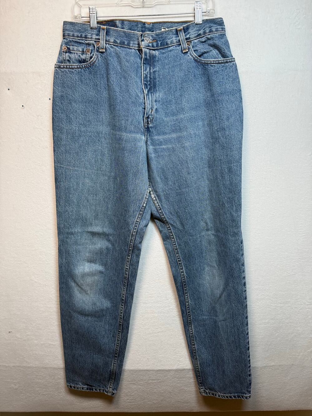 Levi's Women's 550 Relaxed Fit, Tapered Leg Jeans, Size 14